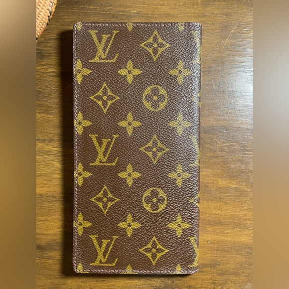 Louis Vuitton checkbook holder - Picture 11 of 15